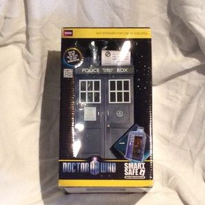 Dr Who Tardis safe-smart phone operated